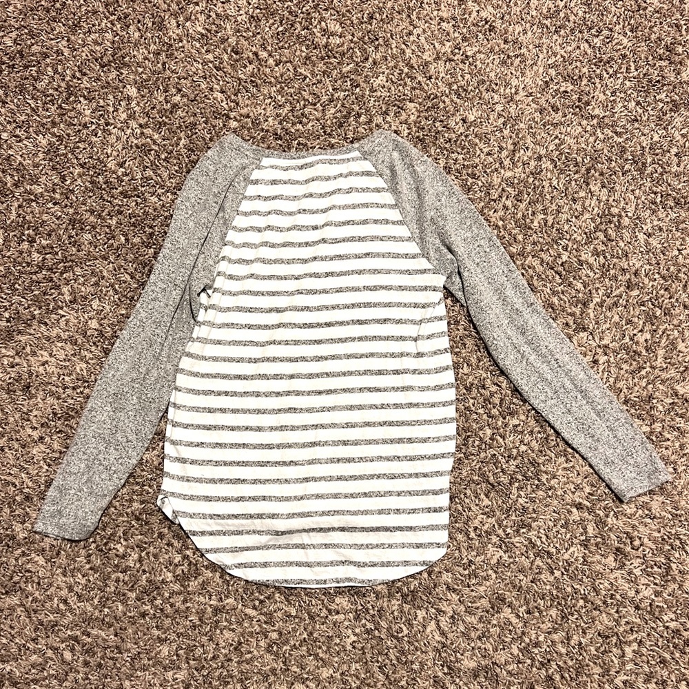 White and gray Old Navy sweater - size small